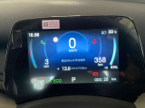 スピードメーター兼マルチインフォメーションディスプレイです!運転に必要な情報が一目でわかるので安心に繋がります。