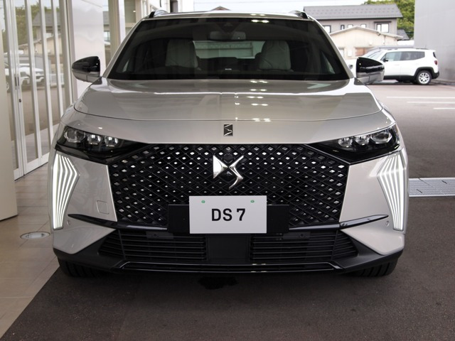 オート　ヴォルティージュ DS7（DSオートモビル）エスプリ・ド・ヴォヤージュ E