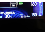 撮影時の走行距離は約2.6万kmです。安心のロングラン保証付きです。