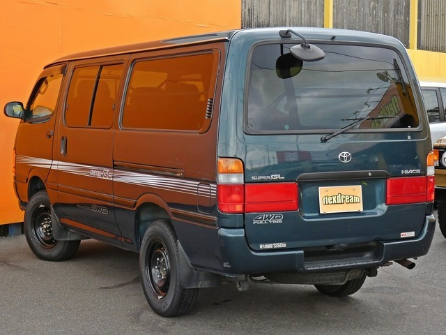 トヨタ ハイエース 100系 純正 リアゲートガーニッシュ