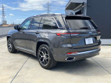 オリジナル4x4ブランドとしての誇りと自信、そして進化の伝統。4x4性能、デザイン、品質。本物とはJeepの全てであり、追い求めるさらなるたかみでもあるのです。
