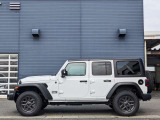 正規ディーラーの取り扱えるJEEPブランド保険もご用意!ご加入頂いた際、オリジナルサービスの『ボディ補修』『ガラス補修』『タイヤ補修』を無償で付帯いたします!※詳細はスタッフにお尋ねください。