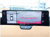 360°ビューモニターで、車庫入れも駐車もラクラクです。