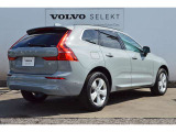 新色:ヴェイパーグレーのXC60です