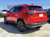 オリジナル4x4ブランドとしての誇りと自信、そして進化の伝統。4x4性能、デザイン、品質。本物とはJeepの全てであり、追い求めるさらなるたかみでもあるのです。