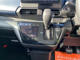 ★中古車なので、傷や凹みは多少はございます。小さな傷から大きな傷までさまざまです。大きな傷凹みは鈑金塗装修理後にお渡しを致しております。自社鈑金工場完備ですので、スピーディーな対応が可能です!