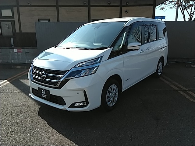 セレナ 2.0 XV マルチベッド 4WD 