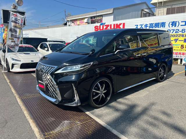 レクサスLM仕様エンブレムリア