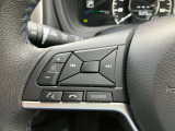 運転中でも音量調整やチャンネル変更がスムーズにできるステアリングスイッチ付き♪