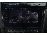 Volkswagen純正インフォテイメントシステム”Discover Pro”:従来のナビゲーションシステムの域を超える、車両を総合的に管理するシステムです。また、スクリーンに触れることなく手のひらを