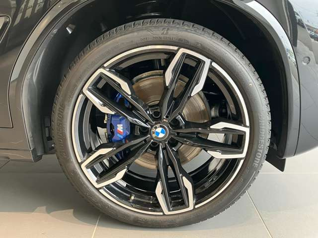 BMW X4 M40i 4WD の中古車詳細 (3,000km, ブラックサファイア