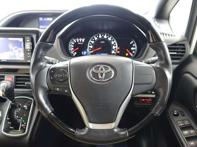 トヨタ ヴォクシー 2.0 ZS 煌 の中古車詳細 (79,000km, ホワイト