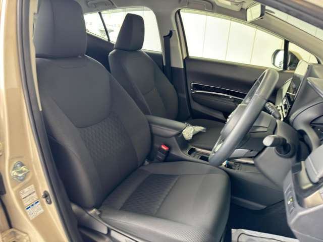 中古車 トヨタ アクア 1.5 Z E-Four 4WD ディスプレイオーディオ