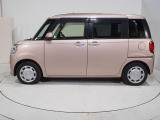 外装に目立つようなキズや凹みはみられず状態良く保たれていますが、中古車なので全くの無キズということはありません。外装の状態につきましては実車にてご確認をお願いします。