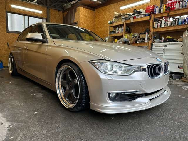 BMW 3シリーズセダン 320i xドライブ ラグジュアリー 4WD 社外エアサス