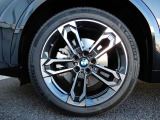 左前フロント 245/45R19