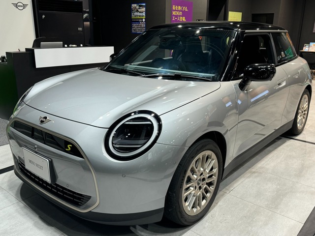 BMW MINI ミニ クーパー SE の中古車詳細 (4,000km