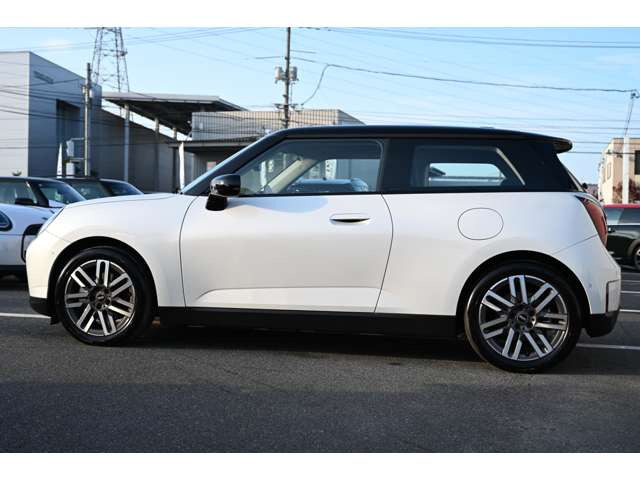 中古車 BMW MINI ミニ クーパー E の中古車詳細 (2,000km