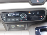 運転席シートヒーター、オート機能付きカーエアコンで快適なドライブを♪