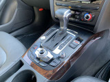 ★中古車なので、傷や凹みは多少はございます。小さな傷から大きな傷までさまざまです。大きな傷凹みは鈑金塗装修理後にお渡しを致しております。自社鈑金工場完備ですので、スピーディーな対応が可能です!