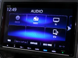 CD、DVD、Bluetooth、AM、FM、AUX、スマートフォン接続ができます。