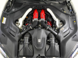 3.9リッター ツインターボエンジンを搭載。600CVの出力を発生致します。ツイン・スクロールタービンの採用によりダイレクトなレスポンスをご体感いただけます。