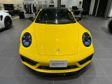GTスポーツステアリング:マットカーボン/ヒーター付き ヘッドレストのポルシェクレスト シートベンチレーション(フロント) グレートップウィンドスクリーン マットカーボンインテリアパッケージ