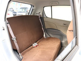『1台』のお車に対して、3名体制で日々議論を重ね仕入れを行っております。