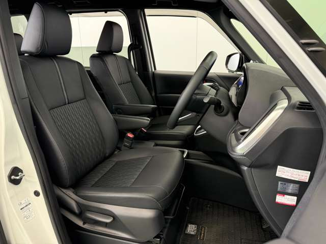 トヨタ ノア 1.8 ハイブリッド S-Z E-Four 4WD の中古車詳細 (25,000km