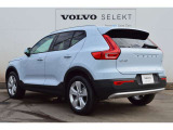 VOLVOの安全機能は前方だけではなく後方も監視しています