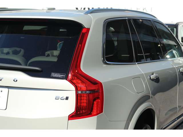 中古車 ボルボ XC90 B6 AWD インスクリプション 4WD の中古車