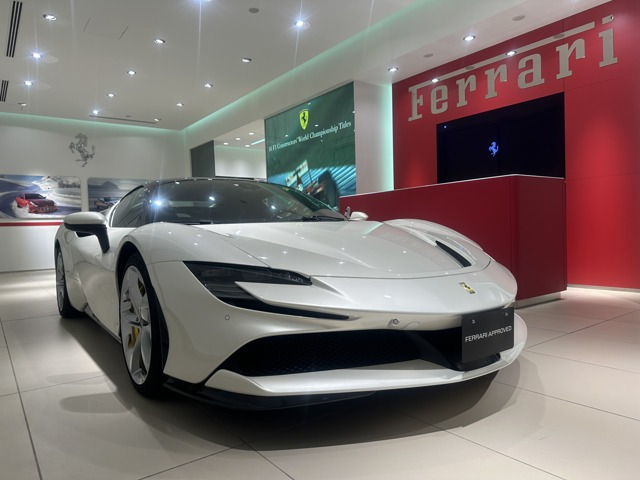 SF90ストラダーレ アセット フィオラノ F1 DCT E 4WD 
