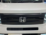 マットブラック&ピアノブラック調のフロントグリルです。