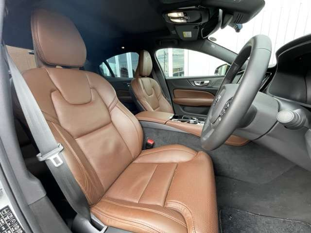 中古車 ボルボ S60 リチャージ PHEV T6 AWD アルティメット 4WD