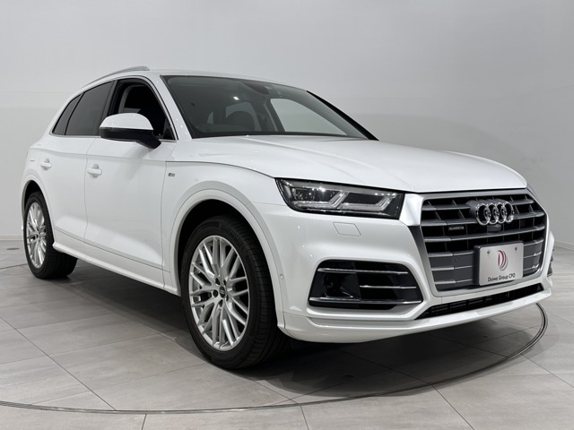 Q5 2.0 TFSI クワトロ ラグジュアリーパッケージ 4WD 