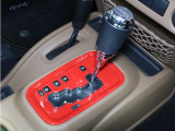 ■5速AT(マニュアルモード付き) ■パートタイム4WD(2H、4H、4L) ■クルーズコントロール ■ヒルスタートアシスト ■ダウンヒルアシストコントロール