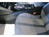 こちらの車両は正規ディーラーの厳しいチェックを全てクリアした認定中古車です。納車前117項目点検整備、1年間安心保証、ロードサービス等、購入前後に安心頂けるよう徹底いたしております。
