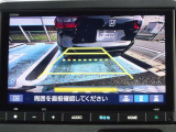 リアカメラは3パターンのビューモードが選択可能。後方の安全確認に安心です。さらにパーキングセンサーも装備して、バックの際にはクルマ後方と斜め後ろにある障害物を音と表示でお知らせ♪