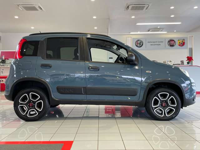 パンダ グレー系の中古車を探すなら【グーネット】