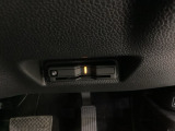 ハンドルの右下にETCがついています。高速道路の料金所の通過も楽々です!。 カードの取り出しもしやすい場所についています。