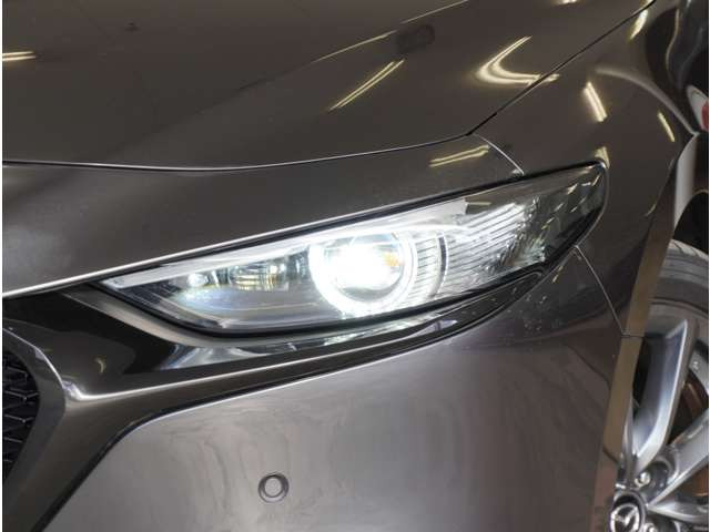 週末値下げ】MAZDA3純正ヘッドライト 右側(運転席側)