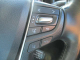 ステアリングリモコン付き。運転中のオーディオ操作が可能なので視線をナビに移したり、ハンドルから手を離さないので危険がなくなり安全です!