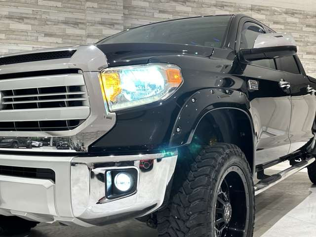 米国トヨタ タンドラ クルーマックス 1794エディション 5.7 V8 4WD 1年