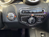 カーボンパーツにAMGpushstart! レーンキープアシスト。車線はみ出し警告機能