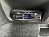 ETCも装備済みで、高速道路の料金所もラクラク通過ですよ。今やクルマに付いてるのが、当たり前の装備になりつつあります。