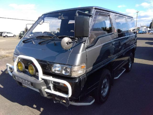 デリカスターワゴン 2.5 エクシード エアロルーフ ディーゼル 4WD 