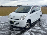 車両の品質管理は室内展示場を完備しておりますので、品質を保った状態の車両をご覧いただけます。