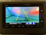 バックでの車庫入れも安心です! リアカメラが付いているバックモニター付のナビを装備しております。操作線もついており距離感も画面から確認できます。
