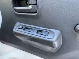 ☆クルマ買ったらエンジンオイル無料のテクノオートリアルです。納車時より走行距離4000キロ又は6ヶ月に一回のペースでご来店していただければ、エンジンオイル交換が無料です!工賃・オイル代金が0円!