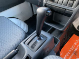 ★中古車なので、傷や凹みは多少はございます。小さな傷から大きな傷までさまざまです。大きな傷凹みは鈑金塗装修理後にお渡しを致しております。自社鈑金工場完備ですので、スピーディーな対応が可能です!